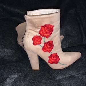 Heeled boots